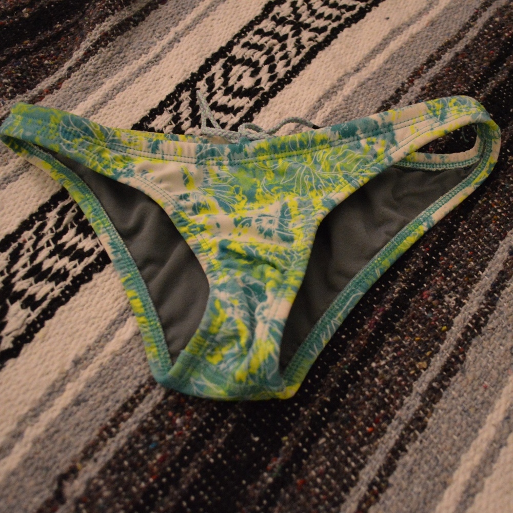 Pattern Jolyn Bottoms